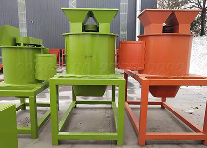 vertical fertilizer crushing machine in our factory